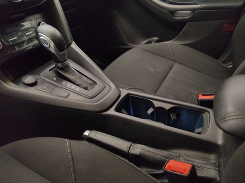 Used 2018 Ford Focus SEL w/ Cold Weather Package image 26