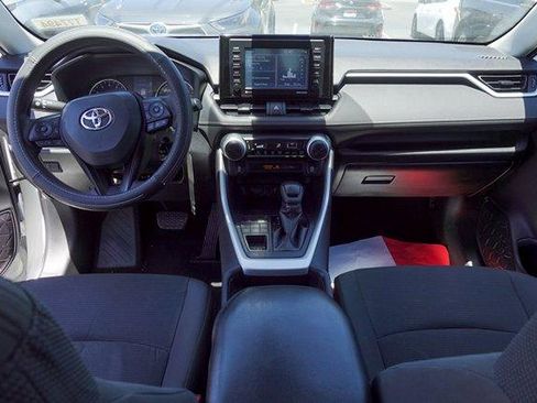 Certified 2021 Toyota RAV4 LE w/ Carpet Mat Package (TMS) AWD/4WD image 28