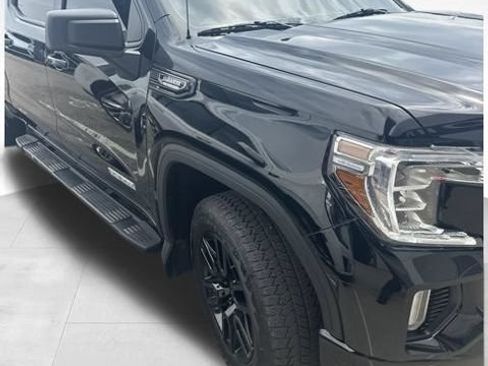 Used 2022 GMC Sierra 1500 Elevation w/ X31 Off-Road Package AWD/4WD image 10
