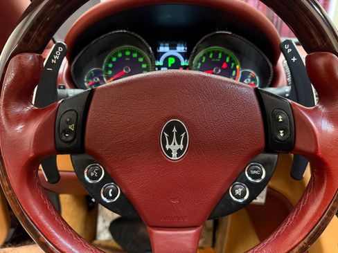 Used 2016 Maserati GranTurismo Sport RWD image 41