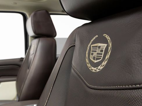 Used 2014 Cadillac Escalade Platinum image 7