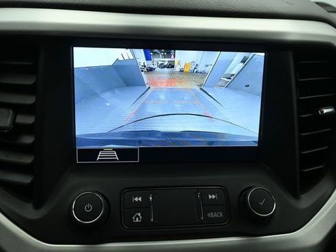 Used 2020 GMC Acadia SLT AWD/4WD image 16