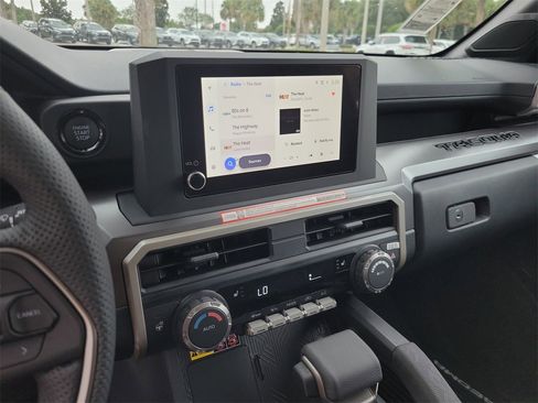 Used 2025 Toyota Tacoma SR5 image 22