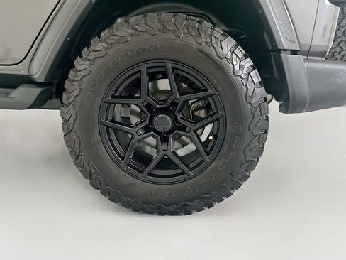 Used 2019 Jeep Wrangler Unlimited Sport AWD/4WD image 29