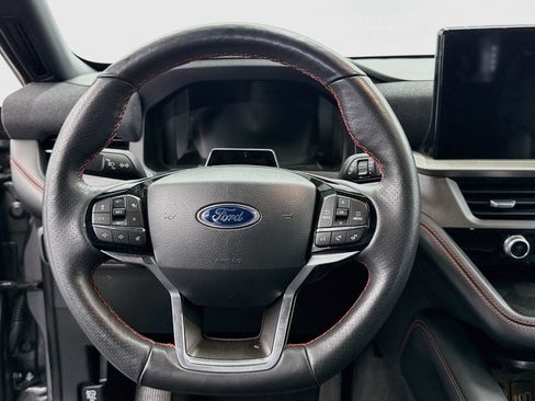 Used 2025 Ford Explorer ST-Line w/ ST-Line Street Pack AWD/4WD image 18