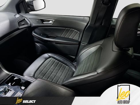 Used 2020 Ford Edge ST-Line w/ Cold Weather Package FWD image 25