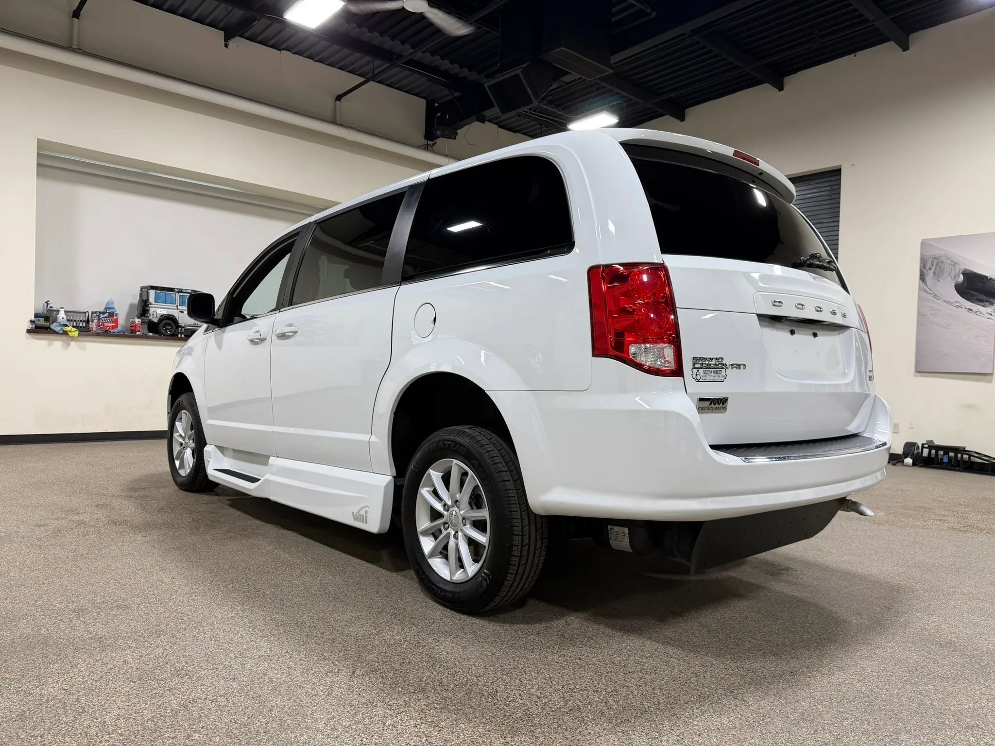 Used 2019 Dodge Grand Caravan SXT FWD image 8