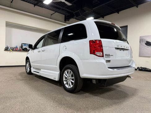Used 2019 Dodge Grand Caravan SXT FWD image 8