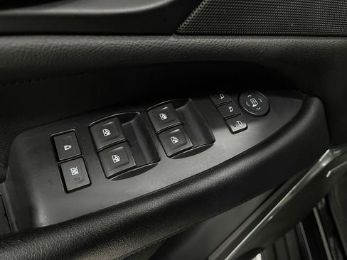 Used 2018 Cadillac Escalade ESV Luxury image 17