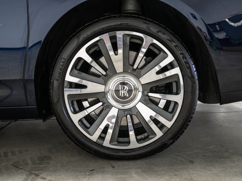 Used 2020 Rolls-Royce Ghost RWD image 10