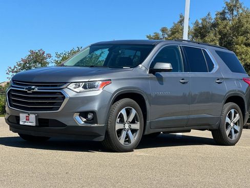 Used 2019 Chevrolet Traverse LT w/ LT Premium Package image 8
