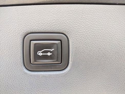 Used 2021 Chevrolet Blazer LT FWD image 21