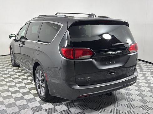 Used 2020 Chrysler Pacifica Limited FWD image 7