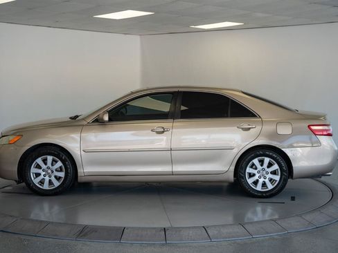 Used 2007 Toyota Camry XLE FWD image 4