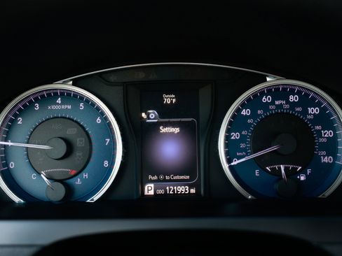 Used 2017 Toyota Camry XLE w/ Moonroof Package image 33