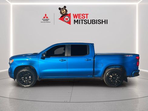 Used 2022 Chevrolet Silverado 1500 RST AWD/4WD image 2