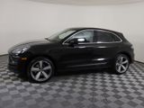 Used 2025 Porsche Macan image 2