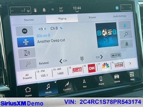 Used 2023 Chrysler Pacifica Limited image 30