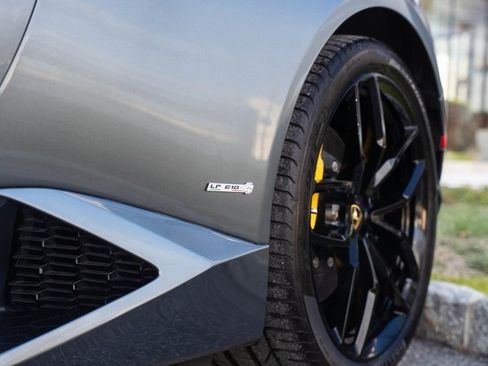 Used 2016 Lamborghini Huracan LP 610-4 image 10