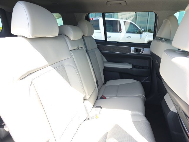 Certified 2024 Hyundai Santa Fe Limited FWD image 9