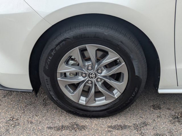 Used 2024 Toyota Sienna XLE w/ XLE Plus Package AWD/4WD image 13