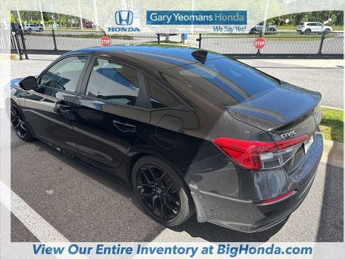 Used 2024 Honda Civic Sport image 3