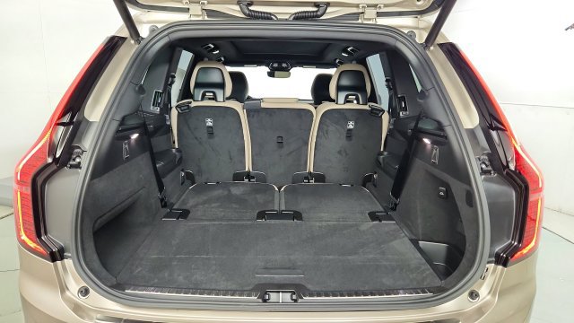 New 2026 Volvo XC90 T8 Plus w/ Protection Package Premier AWD/4WD image 42