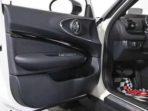 Used 2022 MINI Cooper Clubman S w/ Driver Assistance Package image 30