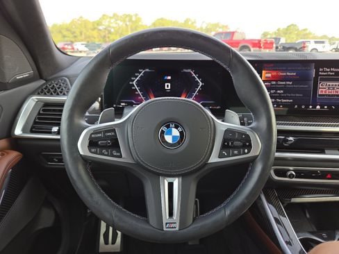Used 2025 BMW X7 M60i AWD/4WD image 32