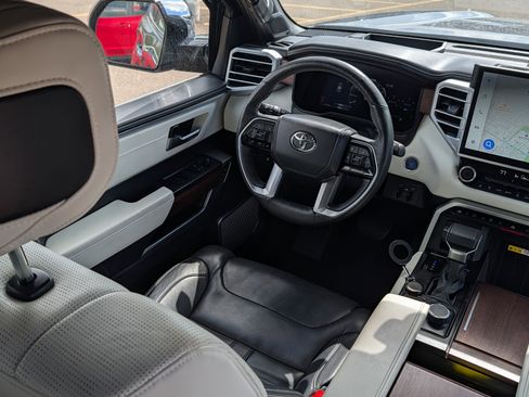 Used 2023 Toyota Sequoia Capstone image 9