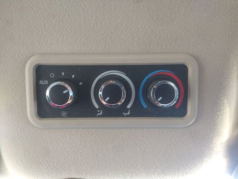 Used 2015 Chevrolet Express 2500 LS image 41