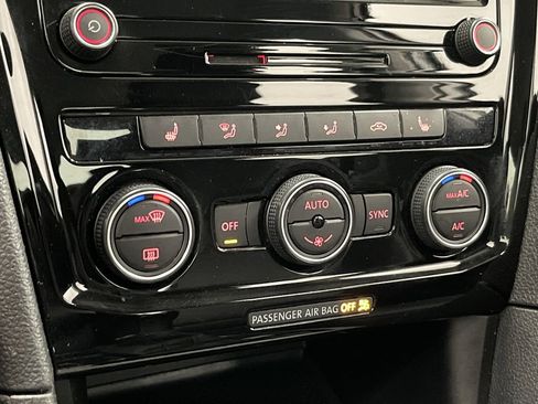 Used 2020 Volkswagen Passat 2.0T R-Line image 19