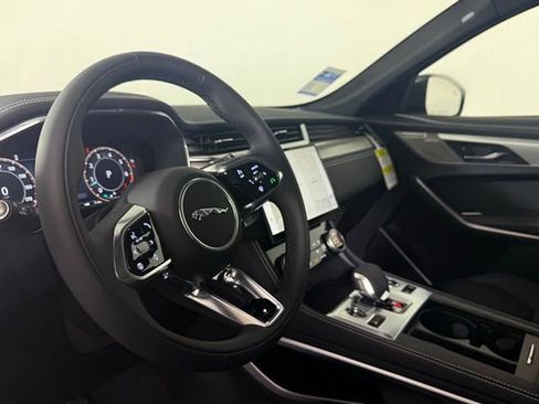 New 2026 Jaguar F-PACE R-Dynamic S image 8