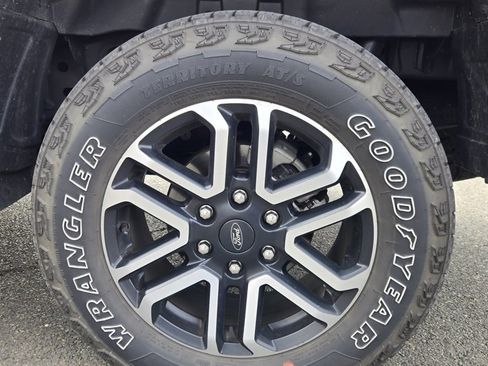 Used 2024 Ford Ranger Lariat w/ FX4 Off-Road Package image 10