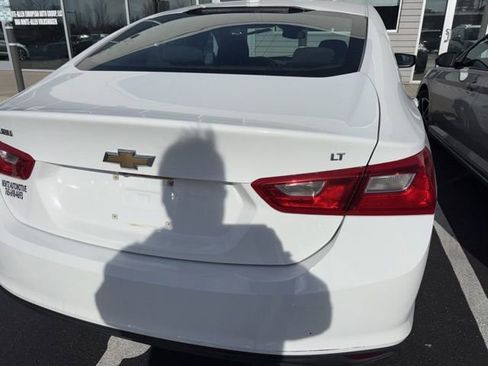 Used 2017 Chevrolet Malibu LT image 6