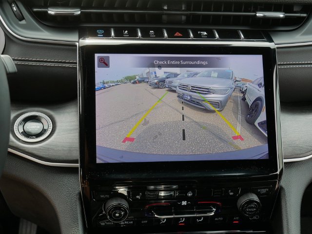 Used 2024 Jeep Grand Cherokee Limited 4xe AWD/4WD image 32