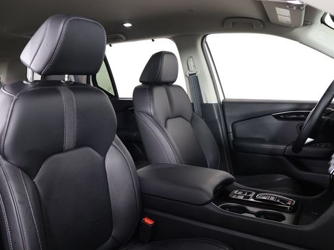 Used 2025 Honda Pilot EX-L image 30