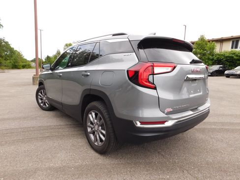 Used 2024 GMC Terrain SLT AWD/4WD image 7