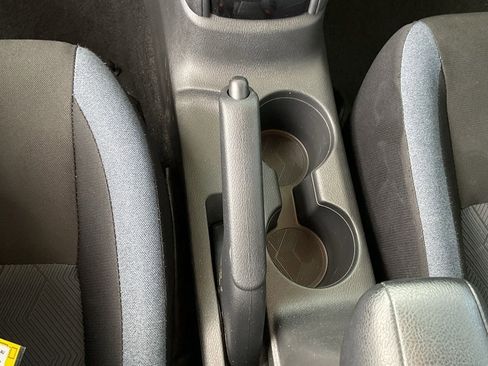 Used 2025 Nissan Versa SV FWD image 21