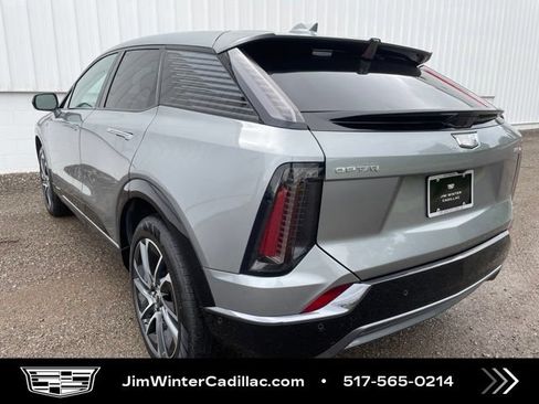 Certified 2025 Cadillac Optiq Sport 2 w/ LPO, Floor Liner Package AWD/4WD image 10