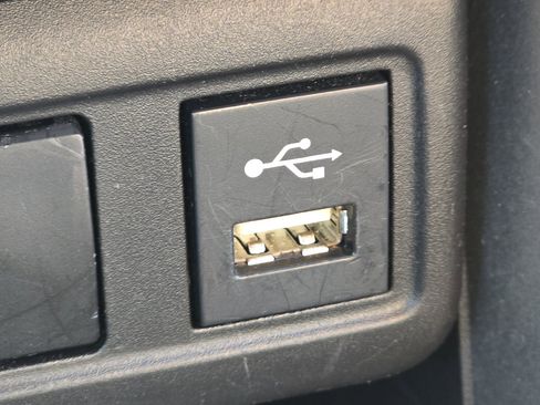 Used 2022 Toyota Corolla Cross LE image 8