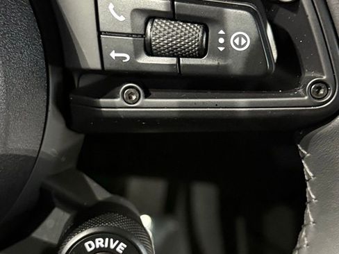 Used 2025 Porsche Cayenne Coupe image 78