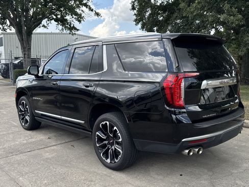 Used 2022 GMC Yukon Denali w/ Denali Premium Package AWD/4WD image 13