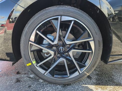 New 2025 Nissan Sentra SR w/ SR Premium Package image 43