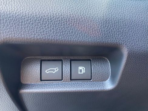 New 2025 Toyota Crown Signia image 24