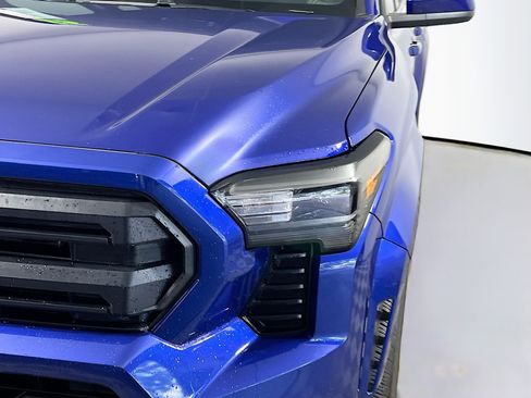 Used 2025 Toyota Tacoma SR5 RWD image 12