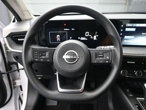 Used 2025 Nissan Kicks SV FWD image 6