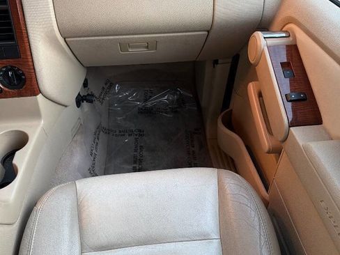 Used 2006 Ford Explorer Eddie Bauer image 8