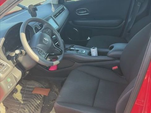 Used 2017 Honda HR-V EX image 4