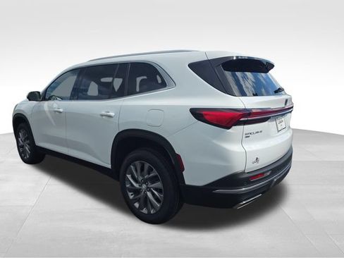 Used 2025 Buick Enclave Preferred AWD/4WD image 3